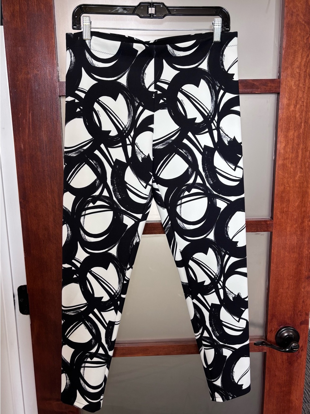 SHAN Black & White Abstract Circle-Print Leggings